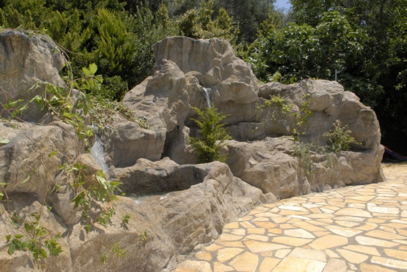 Artificial rockwork garden path